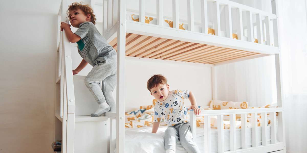 How To Explain Unique Triple Bunk Beds To Your Grandparents